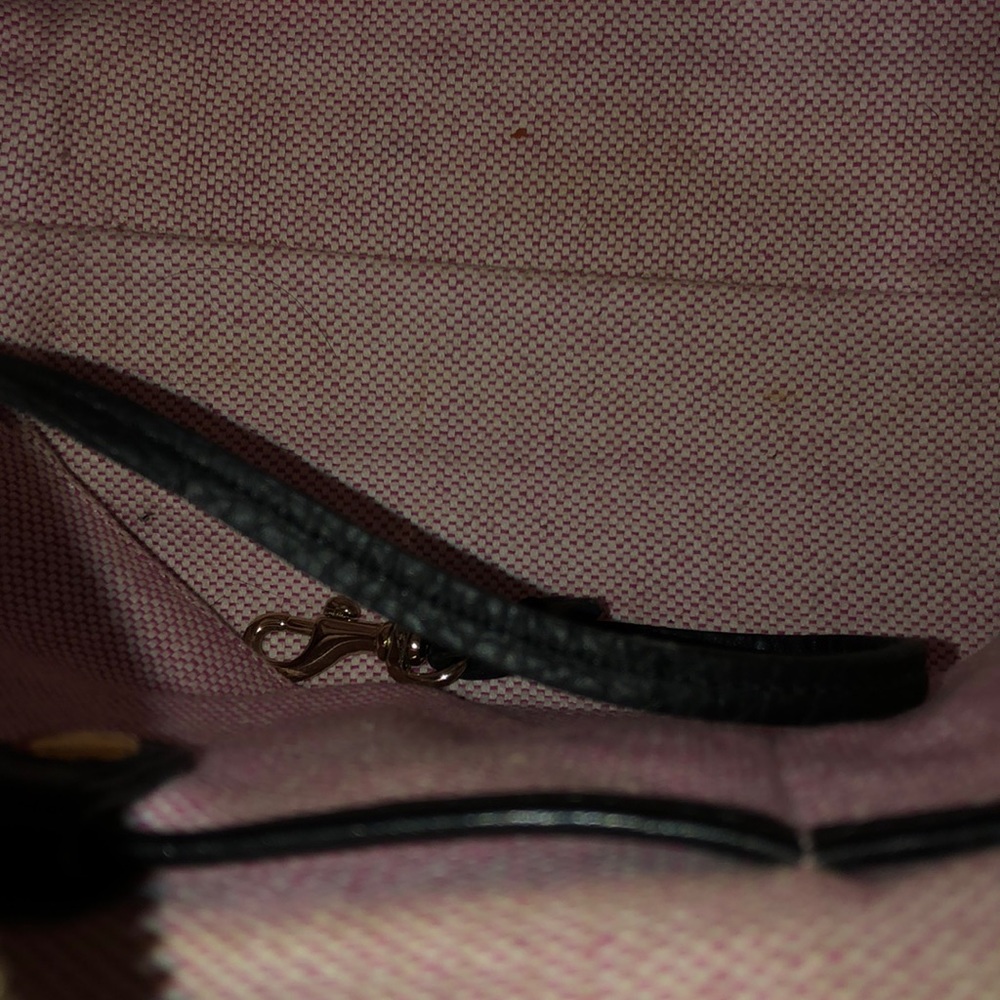 Dooney & Bourke - Picture 4 of 5